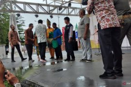 Wagub minta media dan pelaku UKM jalin kebersamaan