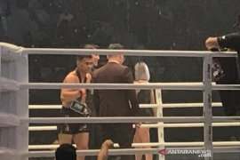 Eko Roni memenuhi janjinya dengan mengalahkan petarung Kamboja