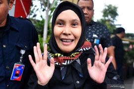Riezky Aprilia akui diminta serahkan kursi DPR  untuk Harun Masiku