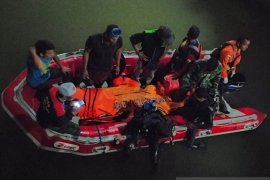 Tim SAR evakuasi remaja meninggal tenggelam di sungai