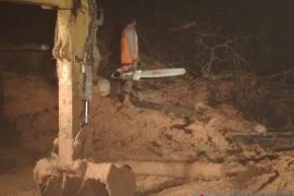 BPBD Dharmasraya selesai bersihkan material longsor, jalan bisa dilalui