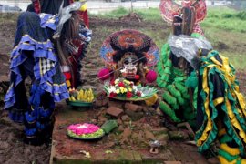 Pagelaran kesenian untuk melindungi situs cagar budaya