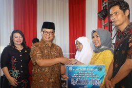 Irianto: Guru Kunci Utama Kemajuan Daerah