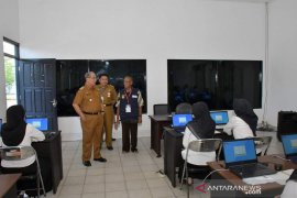 Bupati HSS ingatkan peserta tes CPNS sungguh-sungguh dan jangan percaya calo