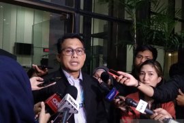 KPK panggil mantan pejabat Kemenag saksi korupsi proyek