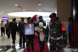 Sri Mulyani kenang JB Sumarlin rela menyamar demi ungkap korupsi