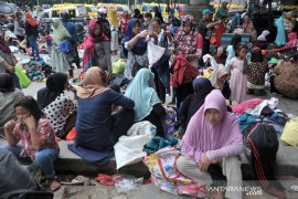 Pasar BJ jadi alternatif belanja baju murah Page 2 Small