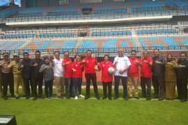Ketua Umum PSSI tinjau Stadion GBT Surabaya jelang Piala Dunia U-20