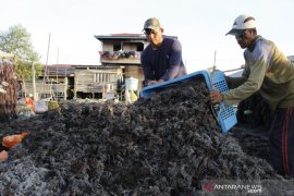 Polda Kaltara segel produk Malaysia