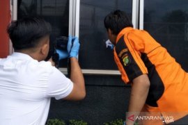 Rutan Cipinang  ditembaki oleh orang tidak dikenal, kaca ruang administrasi pecah dan berlubang