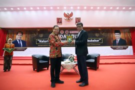 Unsyiah Banda Aceh bedah Buku Mustafa Abubakar