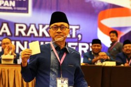 Zulkifli Hasan Terpilih menjadi Ketua Umum PAN Page 1 Small