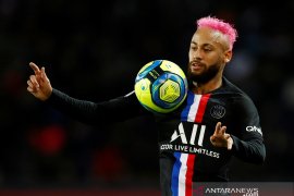 Cedera tulang rusuk, pelatih PSG ragukan Neymar bisa tampil lawan Dortmund