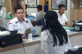 Polisi bebaskan tiga rekan artis Lucinta Luna