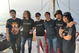 Ferdy dan Adit "Element" rilis konten musik YouTube di atas pesiar