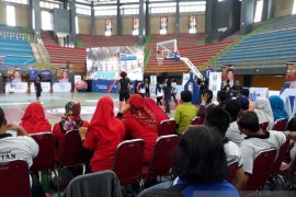 Ribuan guru olahraga di Kediri ikuti "Jr. NBA Coaches Academy"