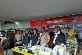 Polisi grebek klinik aborsi ilegal, 903 janin bayi dibuang ke septik tank