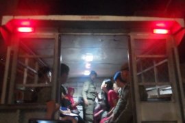 Rayakan valentine 21 orang terjaring razia di penginapan