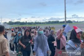 WNI peserta observasi virus corona tiba di Halim melalui tiga kloter