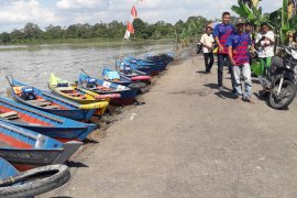 Dinas Perikanan Tabalong sidak penjual anakan ikan