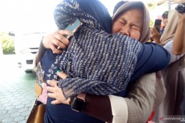 Suasana haru warnai kedatangan mahasiswa pascaobservasi di Natuna
