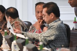 Mendag kaji impor gula 200 ribu ton