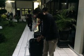 Penyidik KPK sita tiga dus dokumen dari penggeledahan kantor DPRD Tulungagung