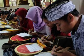 Ratusan Peserta Ikuti Festival Bulan Bahasa Bali