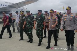 Panglima TNI dan Kapolri hadiri pelepasan jenazah korban Heli Mi-17
