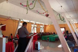 Kapolsek Onggaya ajak Jemaat GPI Betlehem menjaga kamtibmas