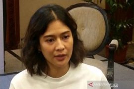 Ikut berduka, Dian Sastrowardoyo persembahkan sebuah lagu untuk BCL