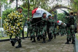 Pemakaman korban kecelakaan helikopter Mi-17