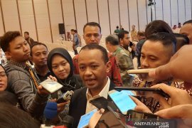 Bahlil lapor Presiden ada gubernur belum alihkan kewenangan perizinan investasi