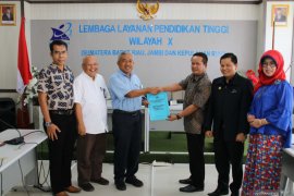 9.300 dosen PTS di LL Dikti Wilayah X, baru 29 yang bergelar profesor