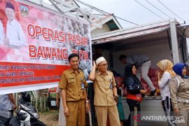 Operasi pasar bawang putih di Dharmasraya, harga Rp35.000 per kilogram