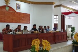 DPRD: dua isteri pejabat di Kepulauan Aru nikmati bantuan dana bergulir