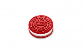 Koleksi terbaru Supreme hasil kolaborasi bareng Oreo