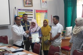 Ijazah ditahan karena belum bayar uang komite, setelah didatangi Ombudsman begini  akhirnya