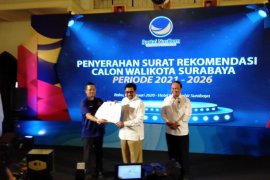 NasDem resmi serahkan surat rekomendasi bacawali Surabaya ke Machfud Arifin