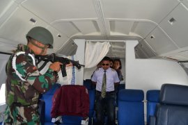 TNI AU gelar latihan penurunan paksa pesawat asing