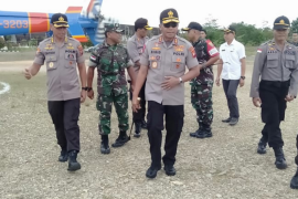 Kapolda Kalbar tinjau Pos lintas batas negara Indonesia - Malaysia