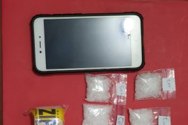 Bawa sabu seberat 488 gram, seorang oknum polisi ditangkap