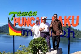 BRI Bangun Taman di Puncak Paku Mandeh