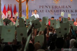 Presiden Jokowi serahkan 584.407 sertifikat tanah untuk rakyat se-Indonesia