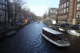 Seandainya sungai Indonesia sebersih kanal-kanal Amsterdam