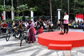 Presiden Jokowi Serahkan SK Perhutanan Sosial Page 1 Small