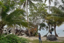 Menyusuri  keindahan batu purba di Natuna (bagian 2)