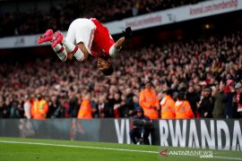 Brace Aubameyang bawa Arsenal salip Everton