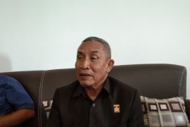 DPRD minta pemkot cari solusi peternakan babi