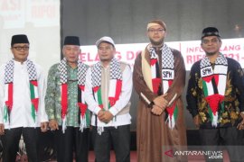 Bupati sambut Syech Muadz dan Fatin Sidqia pada konser kemanusiaan
